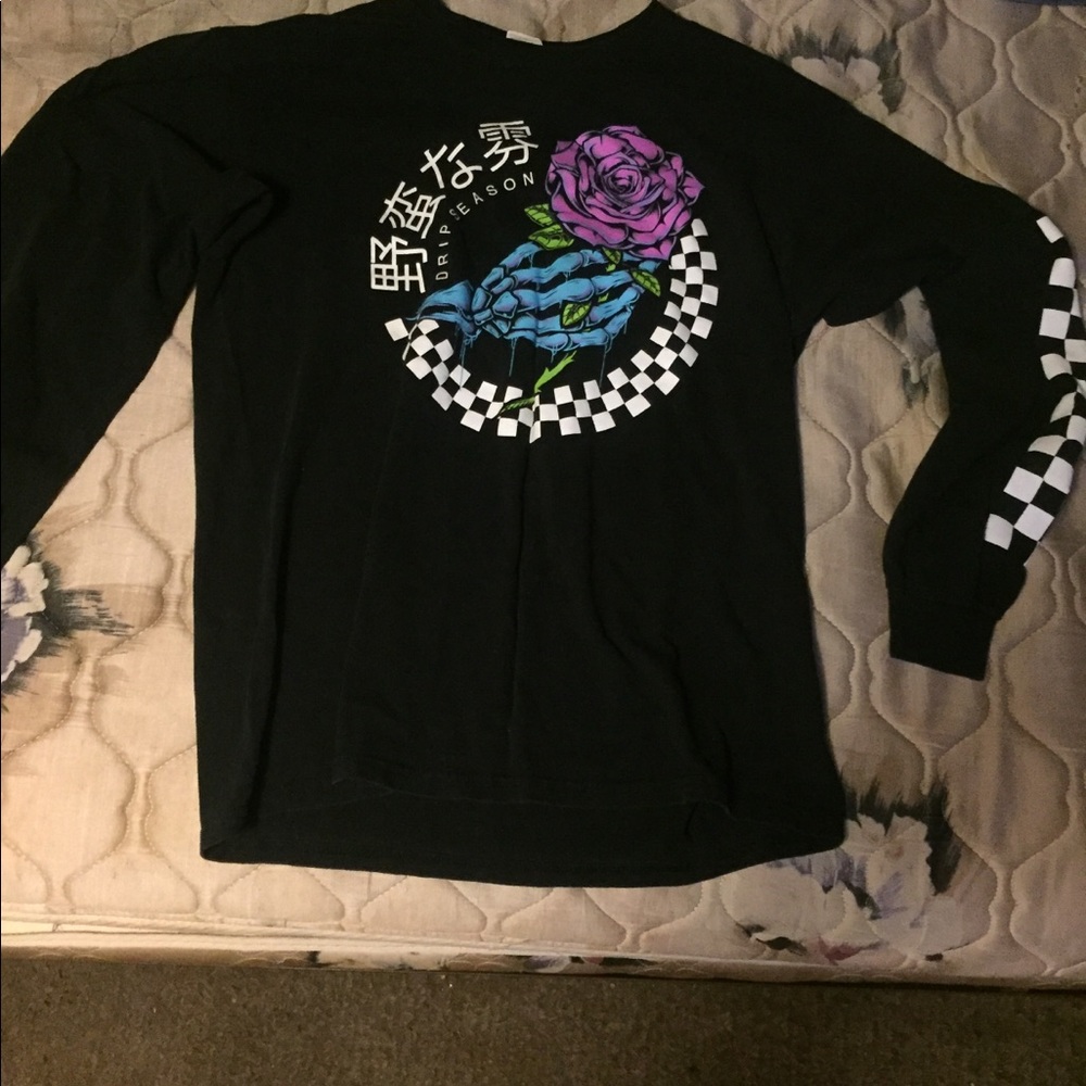 Long sleeve shirt
